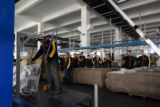 探訪新地標(biāo) 經(jīng)銷(xiāo)商參觀百萬(wàn)產(chǎn)能新工廠，見(jiàn)證企業(yè)實(shí)力與稅務(wù)規(guī)范并行